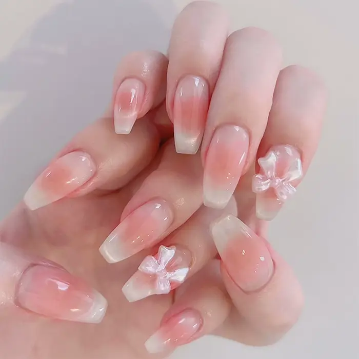 Faux ongles en forme d'amande pour femmes