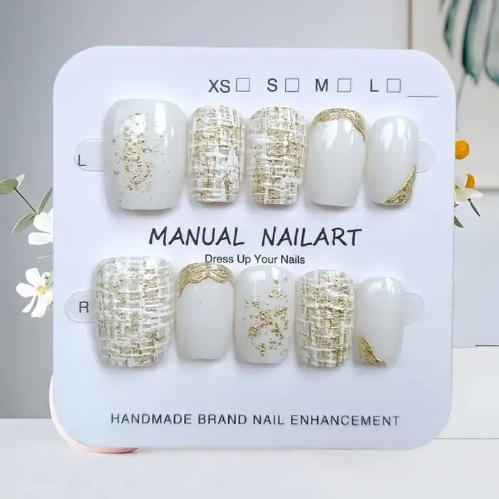 10 pièces fleur dorée oeil de chat lumière luxe Design 3D presse sur les ongles tempérament montrant blanc petite
