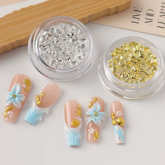 1 Boîte de Décorations Métalliques pour Ongles Thème Océan Doré – Coquillages