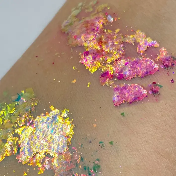 Poudre à ongles holographique