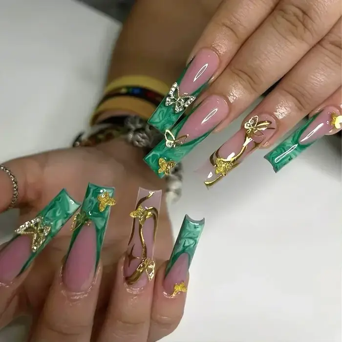 Faux ongles français verts avec diamant, papillon doré, élégants, artificiels en acrylique, longs et