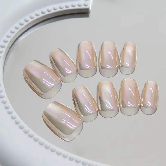 Faux ongles carrés longs et brillants