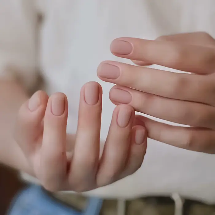 Faux ongles noirs d'amande mats