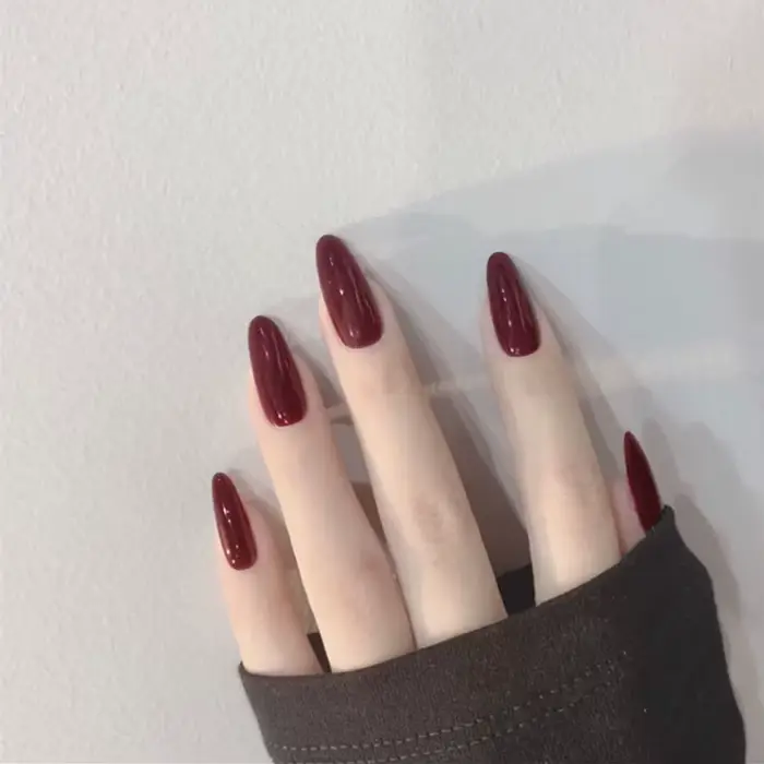 24 pièces ongles artificiels rouge vin portable avec colle faux