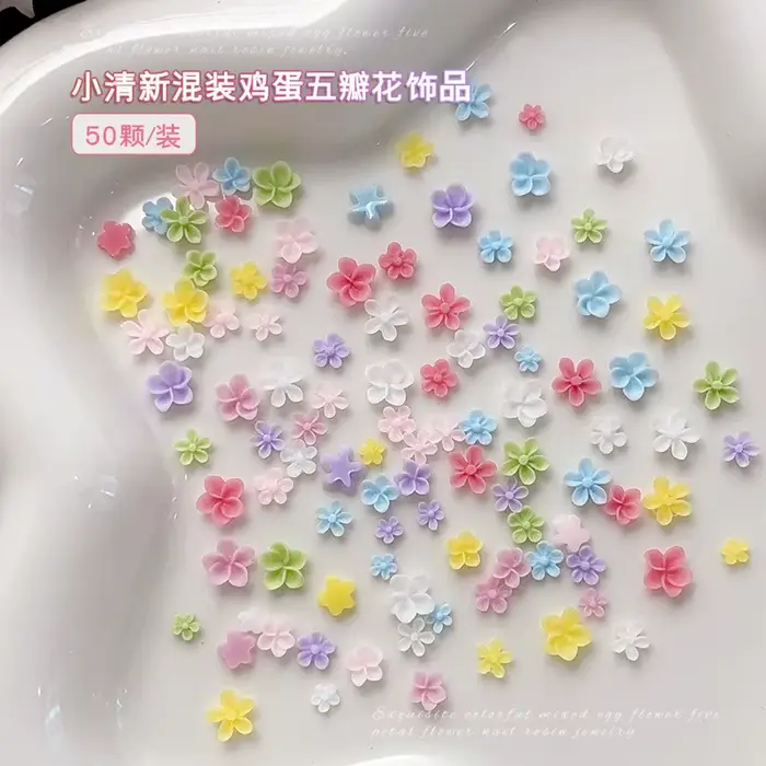 Décorations d'ongles en résine colorée