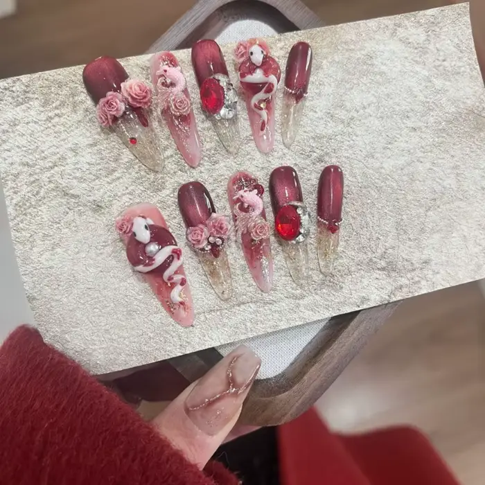 Ongles aiguilles faits à la main