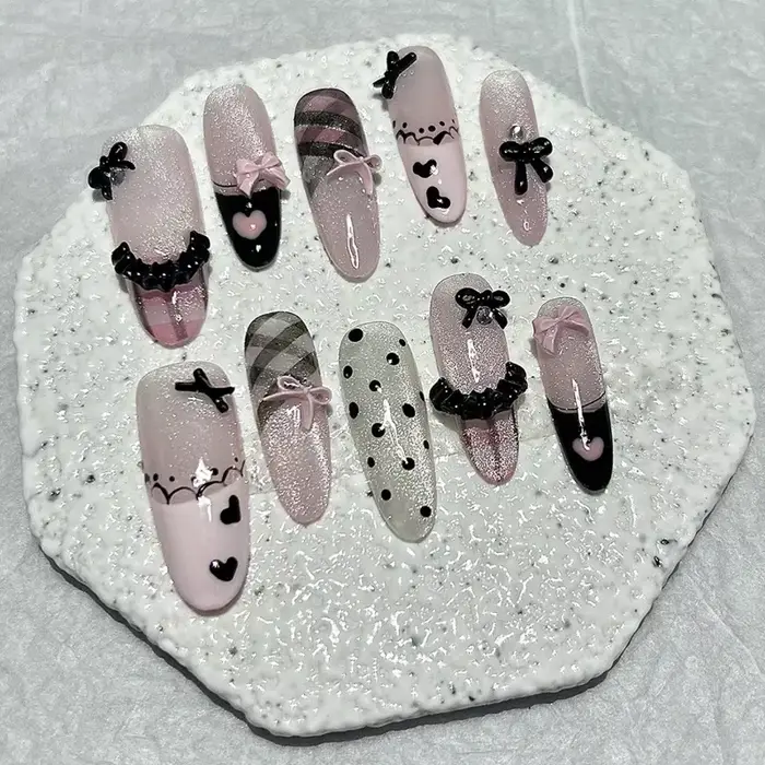 Noir rose doux français amande presse à la main sur les ongles grille à pois amour jupe Ballet faux 