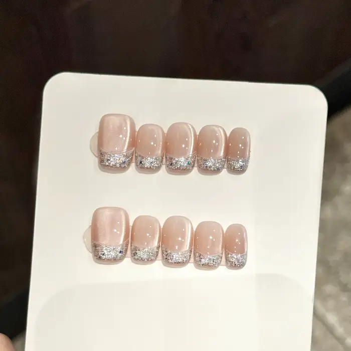 10 faux ongles en forme de cercueil ultra-courts faits à la main, magnifiques faux ongles brillants,