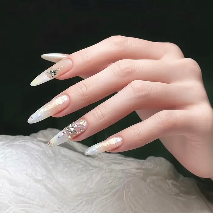Faux ongles français dégradés arc-en-ciel