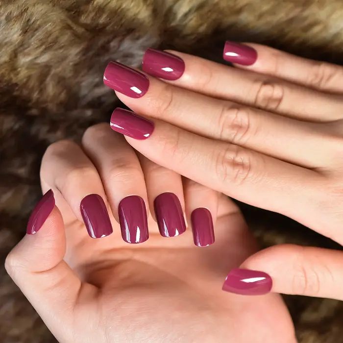Faux ongles courts Squoval couleur Violet néon solide