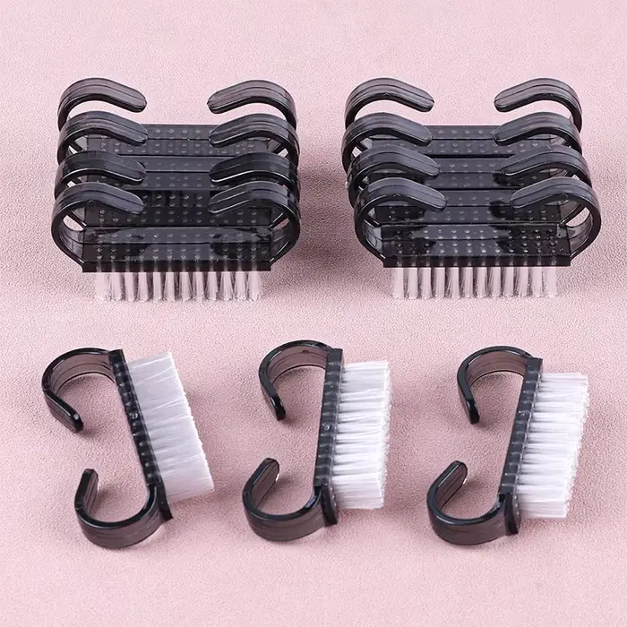 Brosse de nettoyage des ongles noire