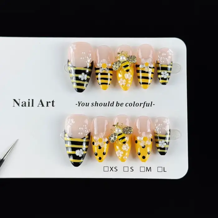 10 pièces de faux ongles haut de gamme, style dessin animé mignon, motif zèbre peint à la main, desi