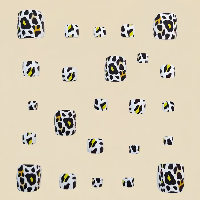 Faux ongles imprimé léopard noir et blanc