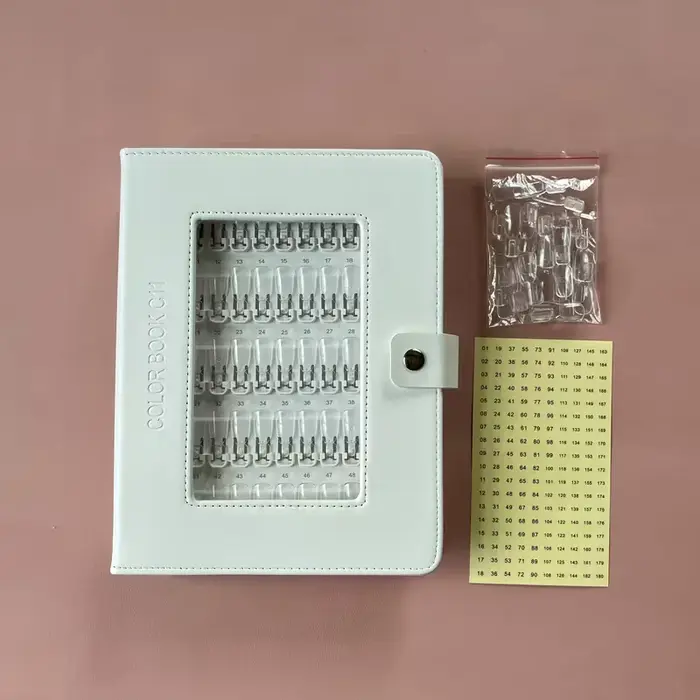 Le catalogue de couleurs de vernis à ongles peut être inséré et retiré. Tableau de présentation des