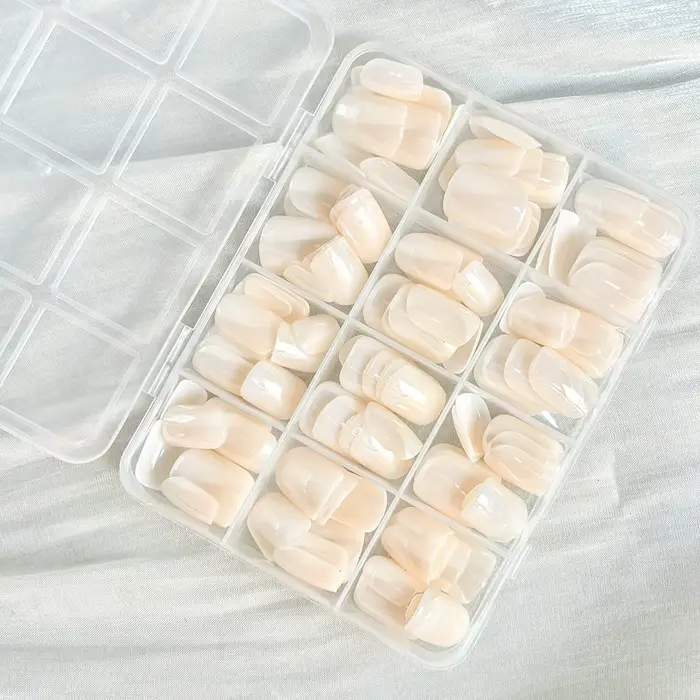 Faux ongles carrés courts abricot