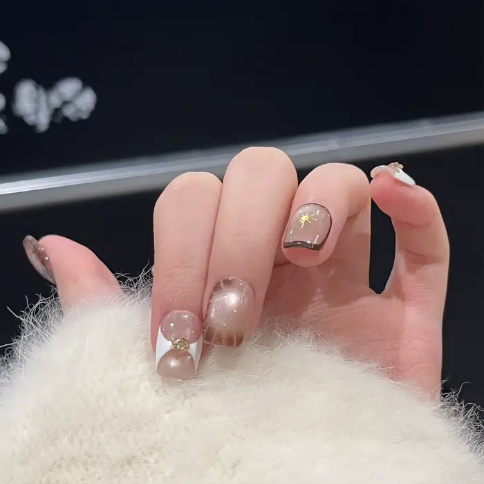 Faux ongles yeux de chat avec fleur
