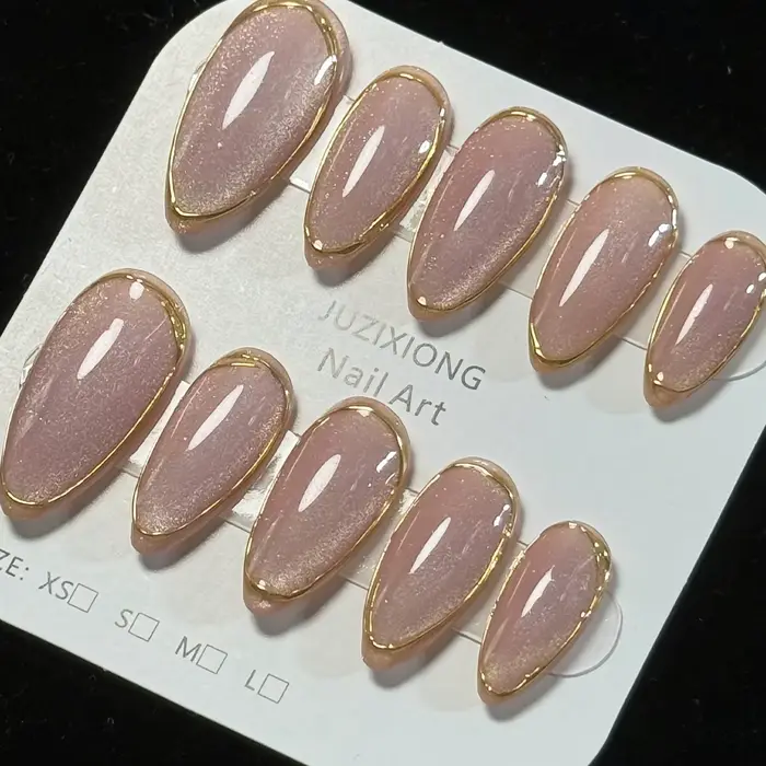 10 faux ongles en forme d'amande pressés à la main