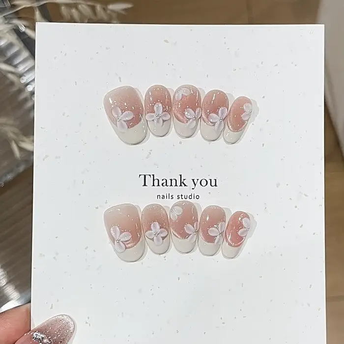 Faux ongles œil de chat amande