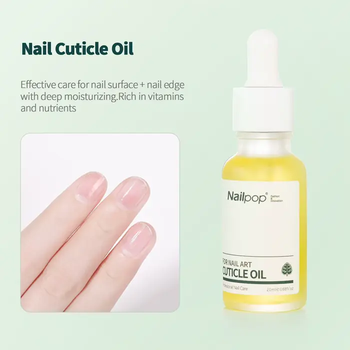 Nailpop Magic Mirror Top Coat améliore l'effet miroir. Ce lien comprend le Magic Remover Top/Base Co