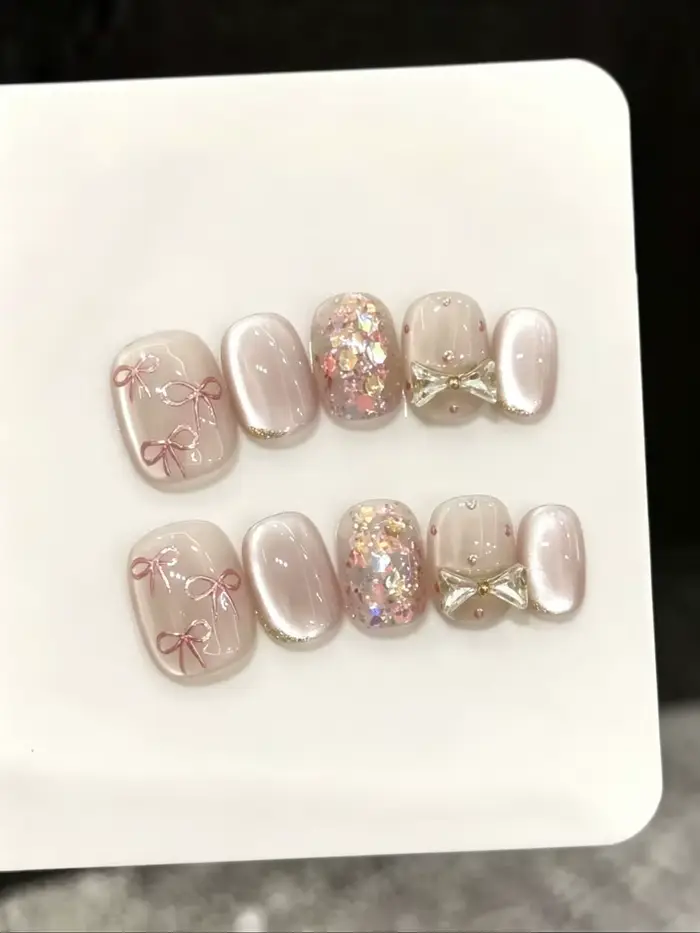 10 pièces de faux ongles ronds faits à la main, style doux et luxueux, adaptés aux festivals, aux fê