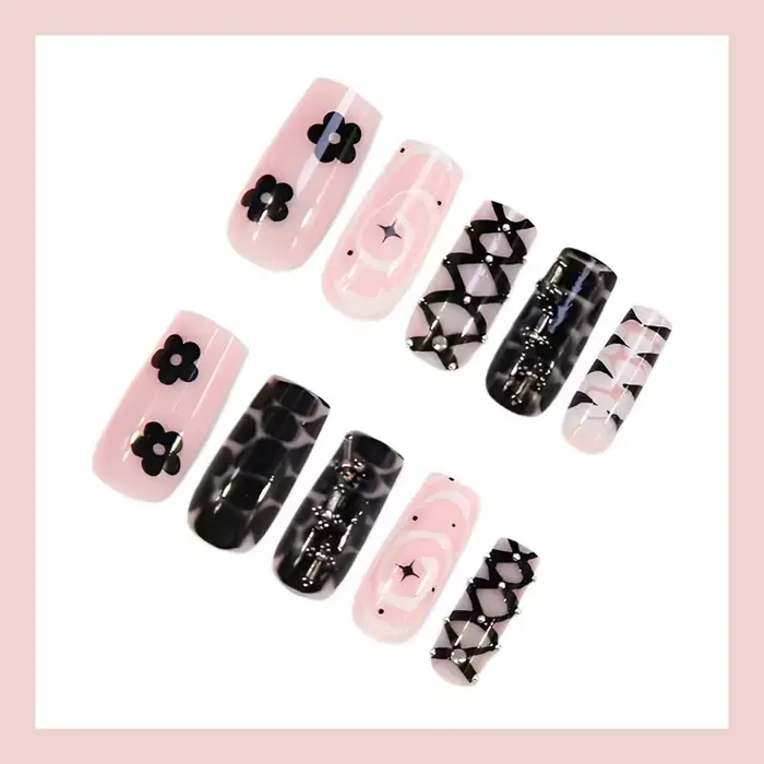 24 faux ongles noirs et blancs de style punk gothique