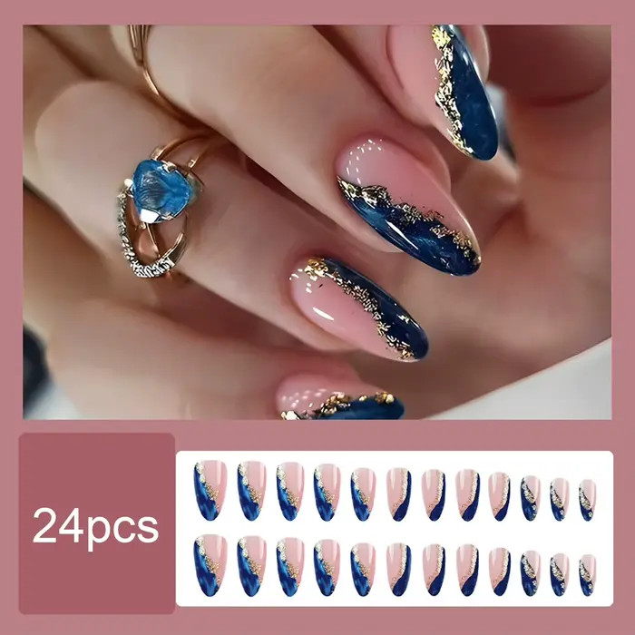 Faux ongles roses et bleus avec feuille d'or