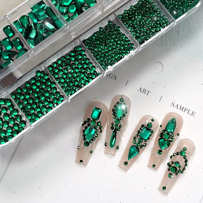 12 grilles de strass 3D vert émeraude pour nail art