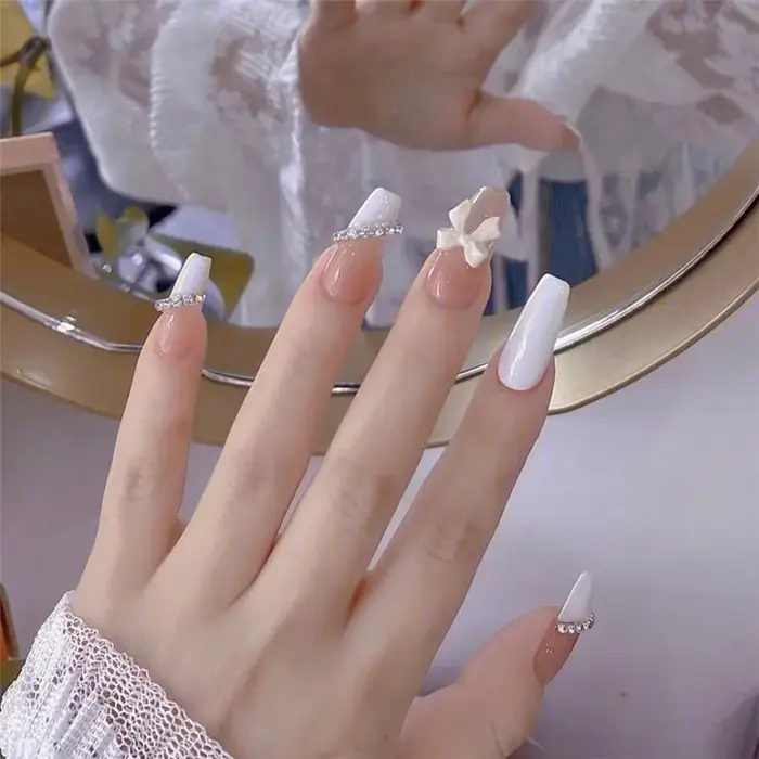 24 pièces/1 boîte vent foncé dégradé Long blanc arc ongles Patch faux ongles
