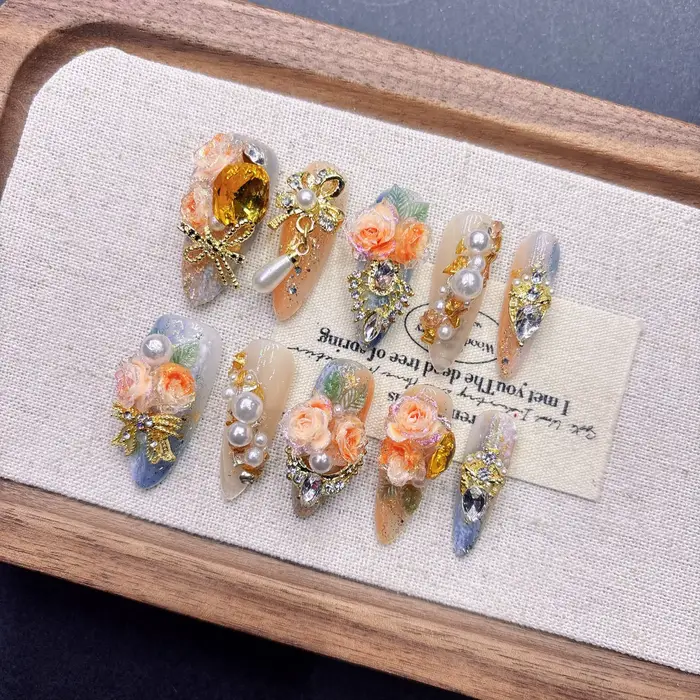 Presse de luxe sur les ongles, Style romantique français, avec pierres précieuses en alliage, perles