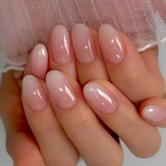 24 faux ongles courts français minimalistes avec 1 gel adhésif et 1 lime