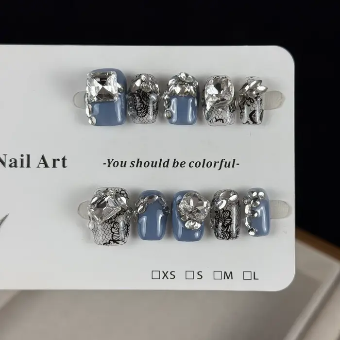 10 pièces de faux ongles faits à la main, style rétro luxueux haut de gamme, motif floral en forme d
