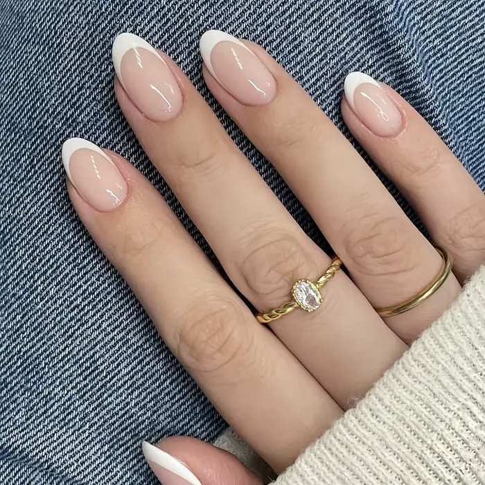 Boîte de 120 pièces en forme d'amande rose pièce d'ongle blanc presse française sur les ongles