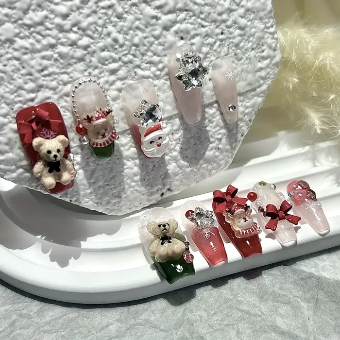 10 pièces mignon ours arc wapiti Nail Art éléments de noël à la main porter des ongles rouge festif nouvel an faux ongles patchs d'ongles amovibles