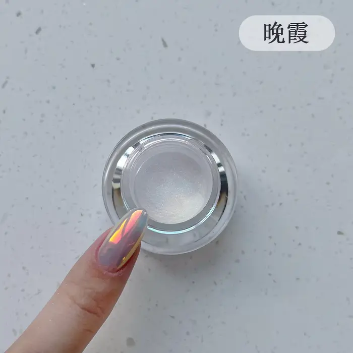 Poudre à ongles blanche au clair de lune