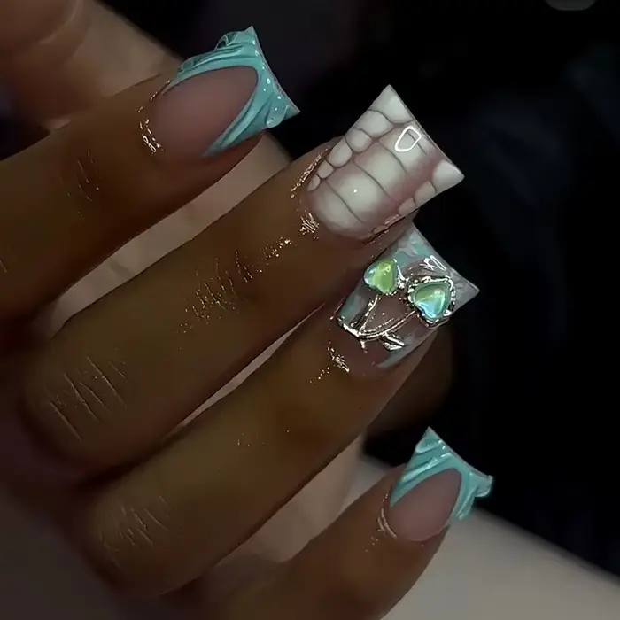 Faux ongles courts à rayures zébrées