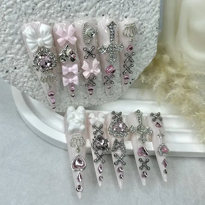 10 pièces Y2K rose Jirai mignon longue presse à la main sur les ongles Shibuya Gyaru arc coeur croix diamant couronne