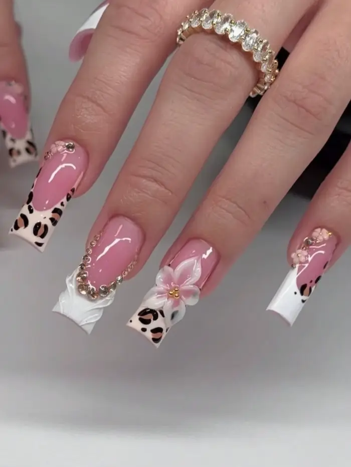 10 faux ongles rectangulaires de longueur moyenne