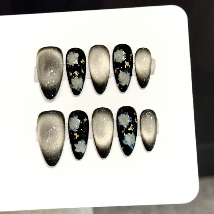 Faux ongles œil de chat noir et or