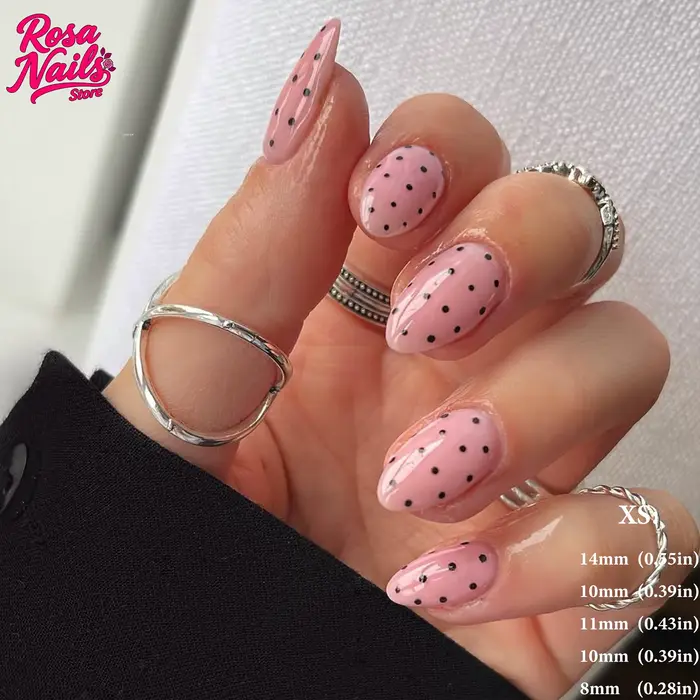 Noir blanc à pois presse sur ongles en acrylique à la main Presson à pois longs ongles carrés Presso