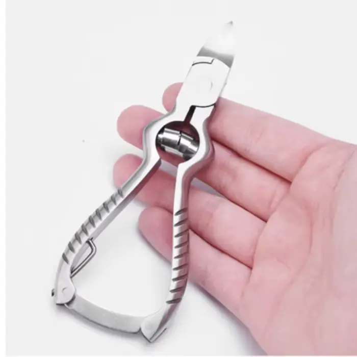 Pince à cuticules professionnelle pour manucure et pédicure