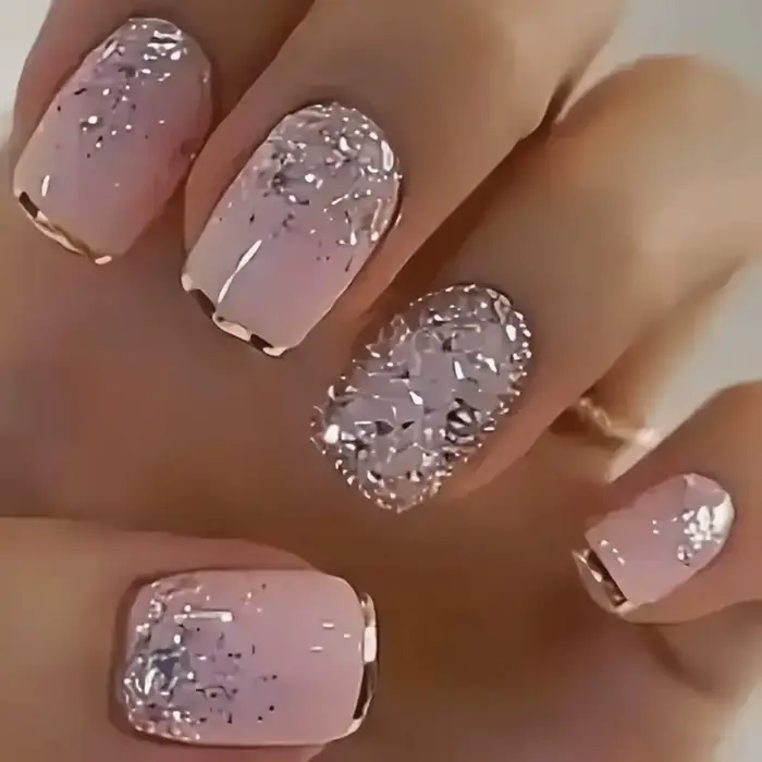 Faux ongles carrés moyens pour femmes et filles, blancs et roses, avec un design de cadre scintillan