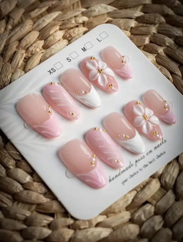 10 faux ongles faits à la main en forme d'amande