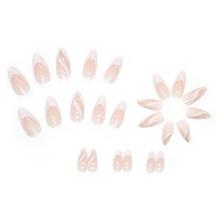 Faux ongles de taille moyenne en amande