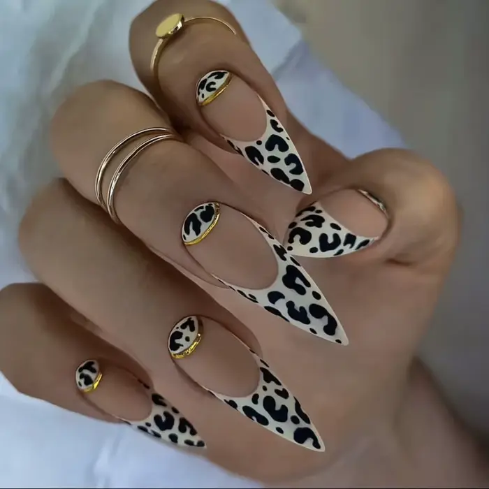 Faux ongles français avec imprimé léopard