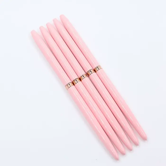Pinceaux roses pour Nail Art