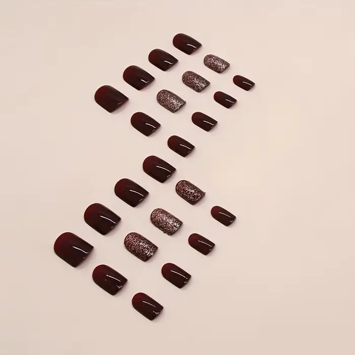 Faux ongles carrés courts et brillants