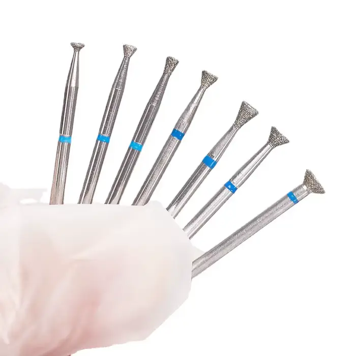 Foret à ongles pour nettoyer les cuticules