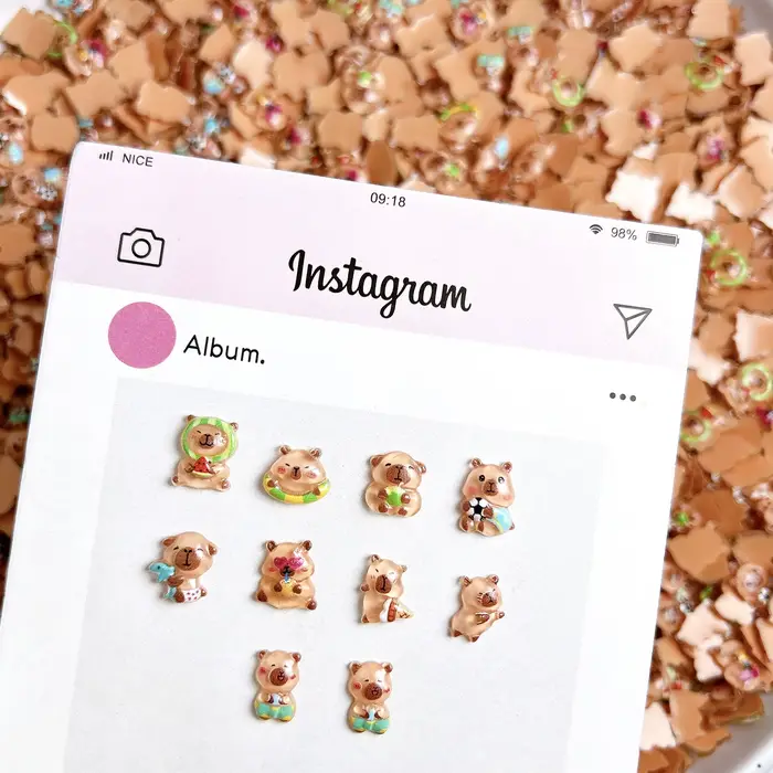 30 pièces roman réaliste marron Capybara résine ongles breloques 3D dessin animé mignon noix de coco