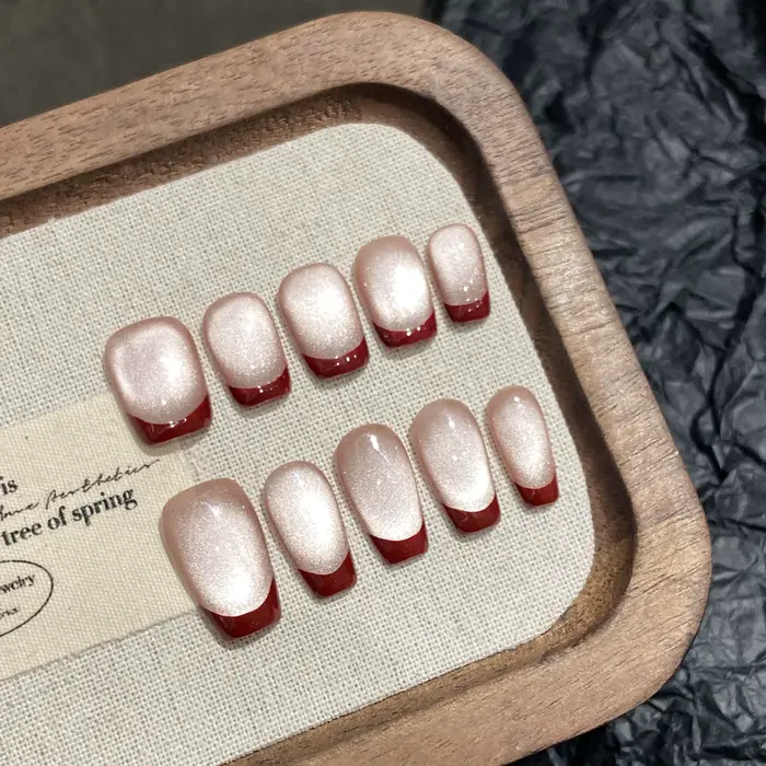 Faux ongles français courts faits à la main