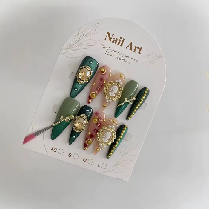Faux ongles de luxe à pression en or vert